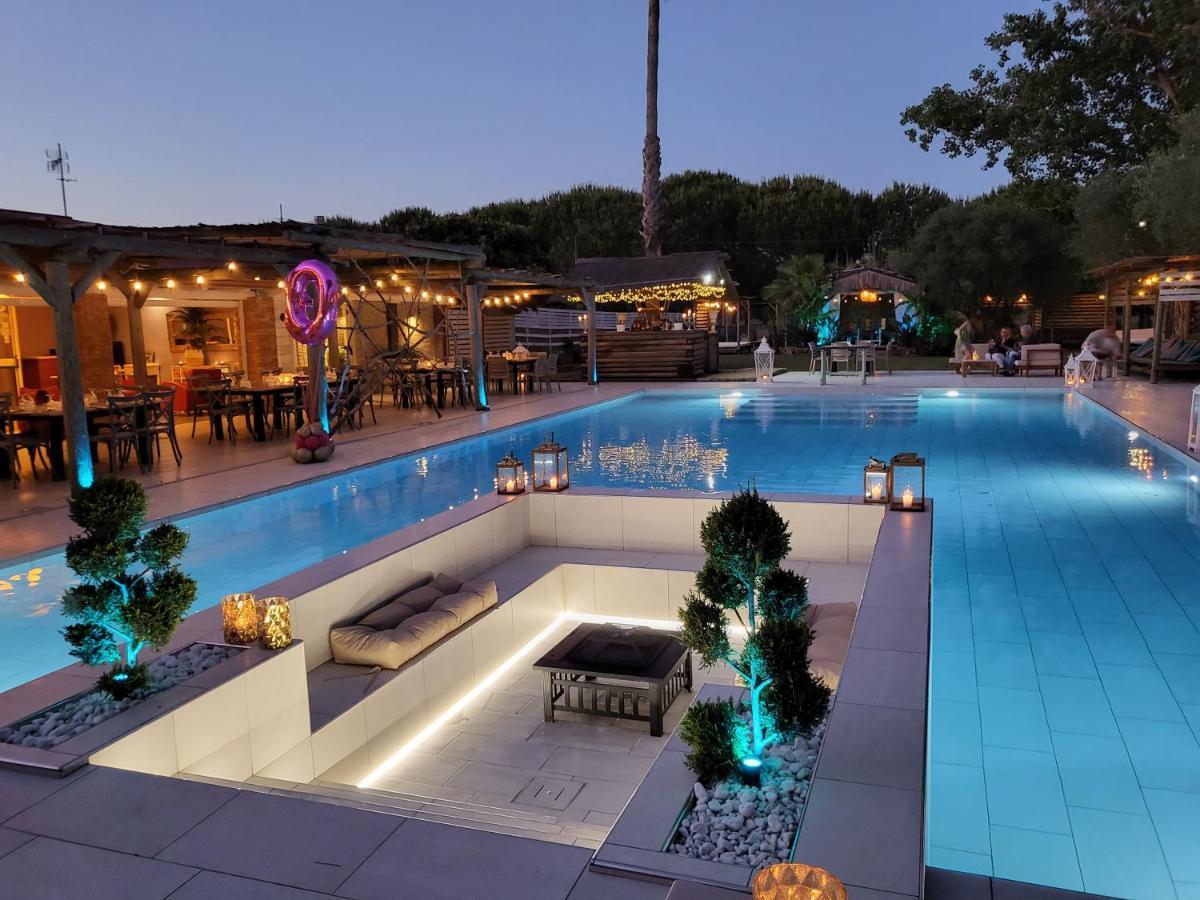 Paradise Ranch Hotel Borgo Sabotino Buitenkant foto