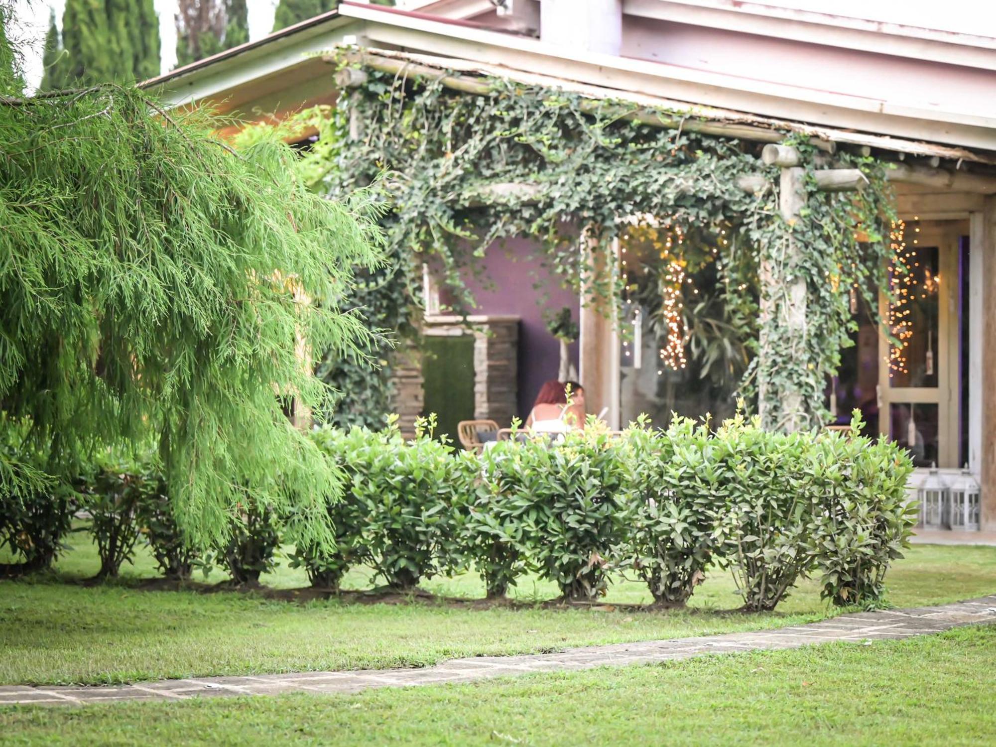 Paradise Ranch Hotel Borgo Sabotino Buitenkant foto